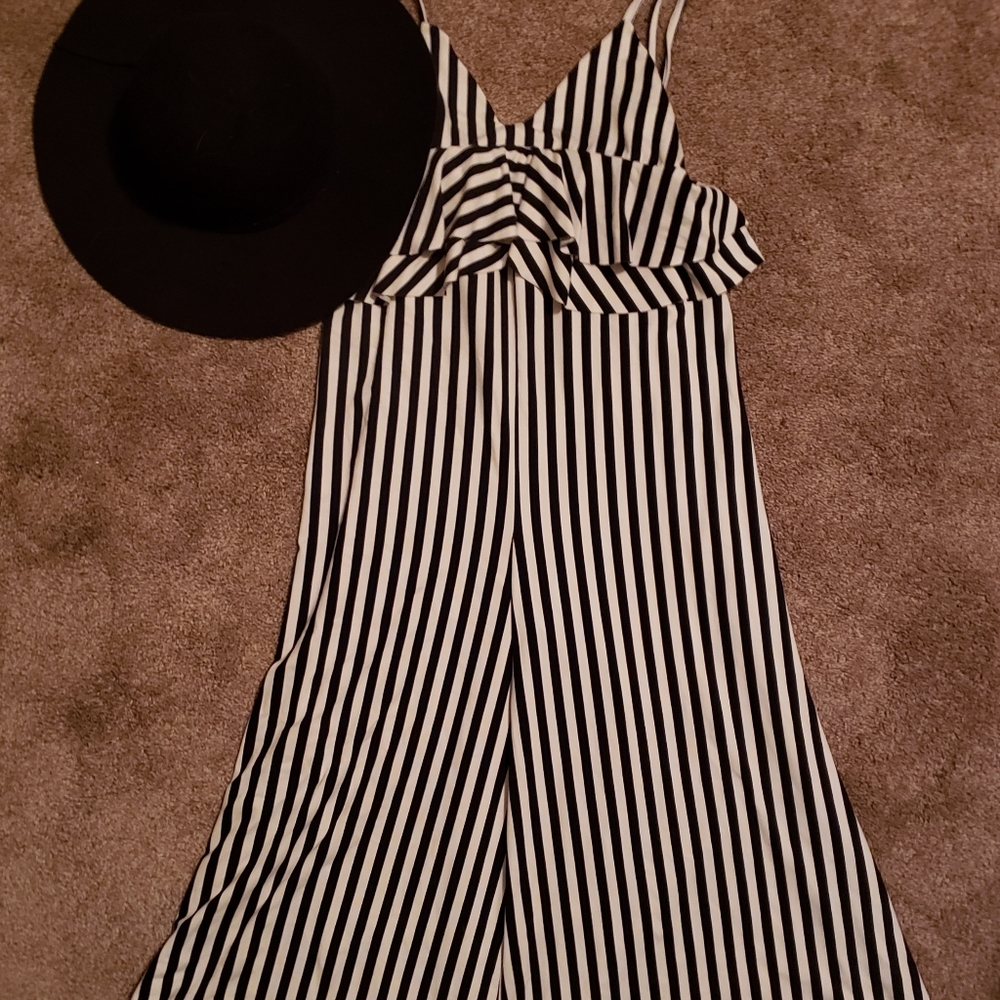 Stripped pant suit